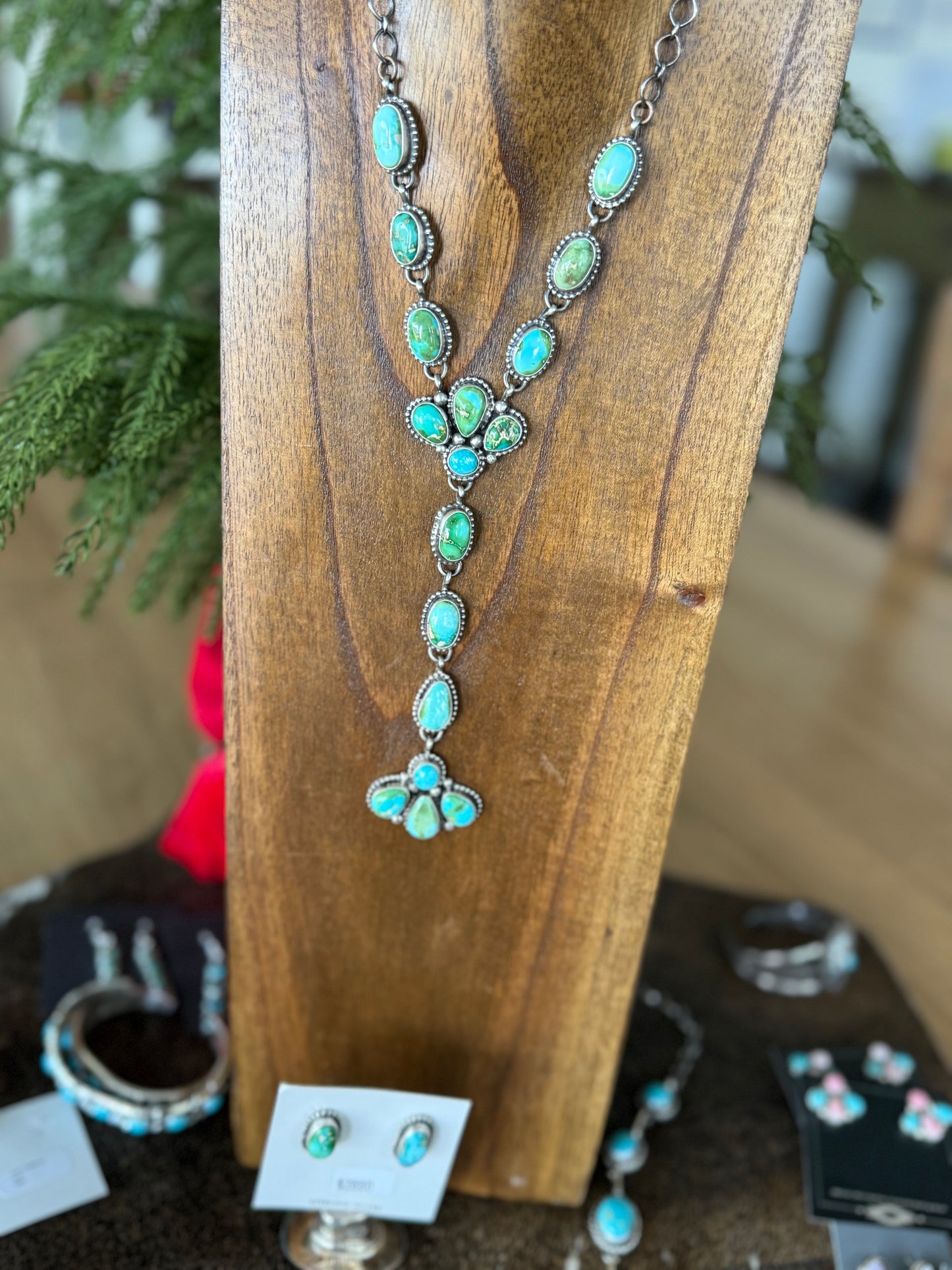 Stunning statement necklace in Sonoran gold with earrings