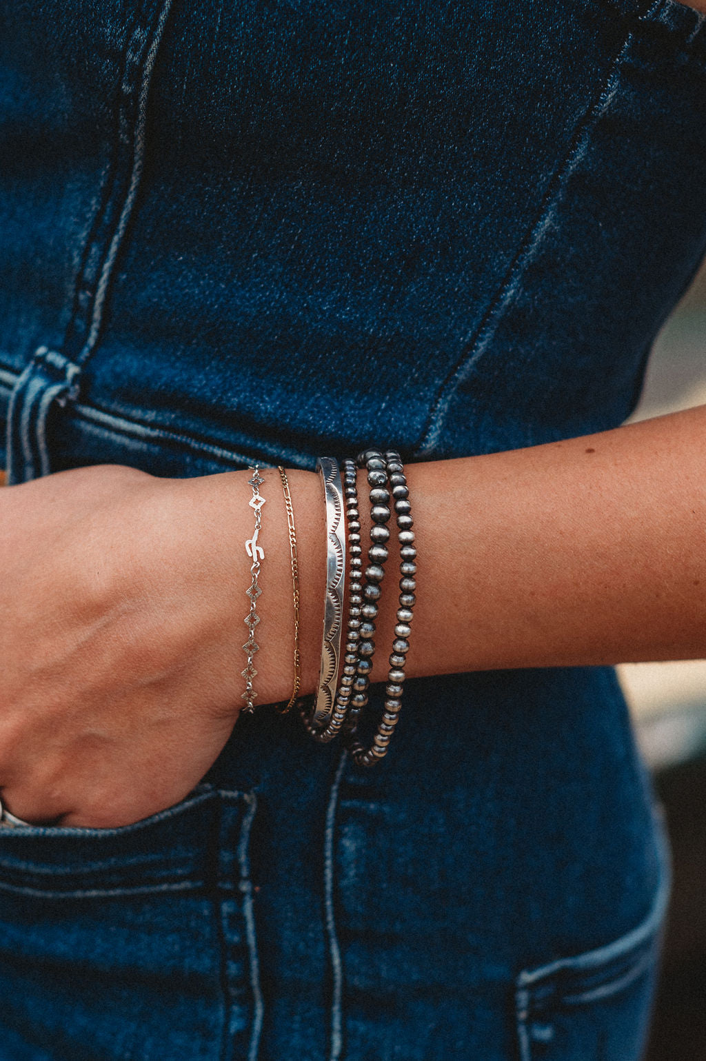 Desert pearl stretch bracelets